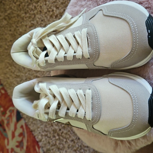 Vintqge Havana Women's Sneakers with Gold and Cream Accents Sz 8 - Picture 2 of 8